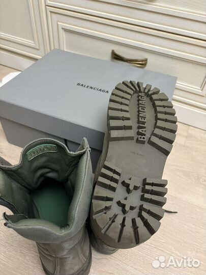 Balenciaga strike canvas boots на руках