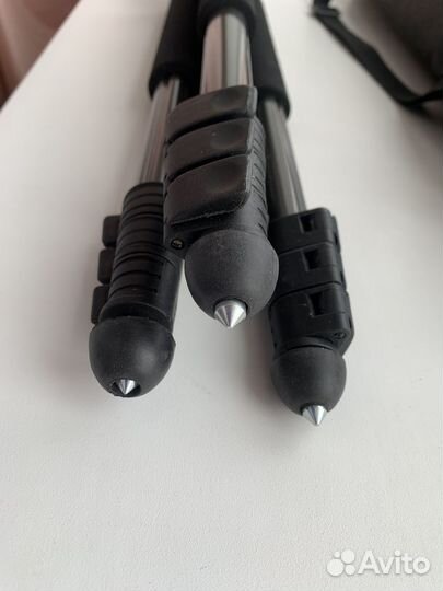 Штатив Hama Traveller Compact Pro