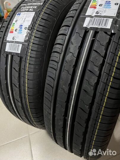 Royal Black Royal Performance 235/60 R18 107V