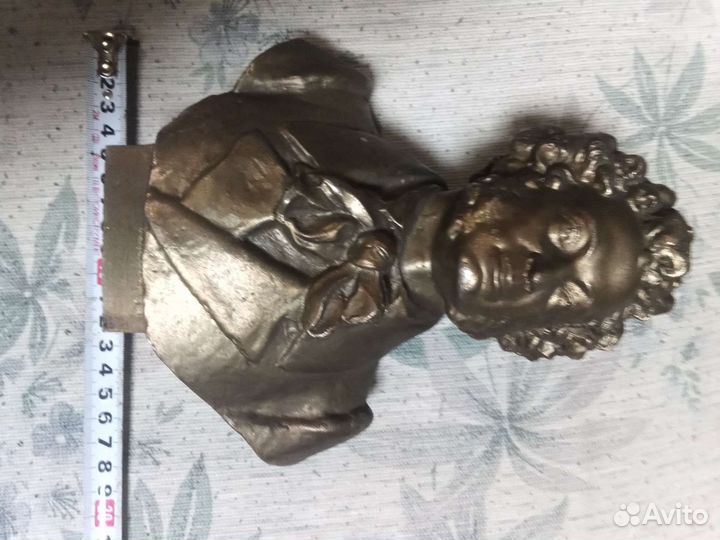 Бюст Пушкина