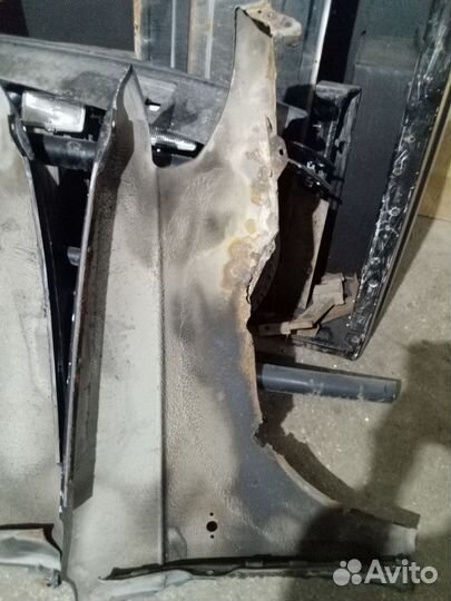 Передние крылья УАЗ патриот 2 шт