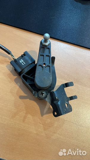 Датчик высоты дорожного просвета Citroen DS4