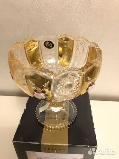 Конфетница на высокой ножке