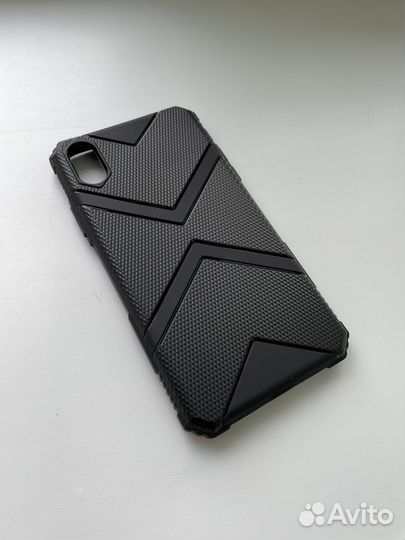 Противоударный чехол на iPhone XR
