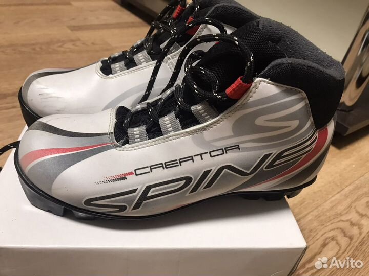 Лыжные ботинки