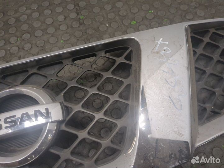 Решетка радиатора Nissan Navara, 2007