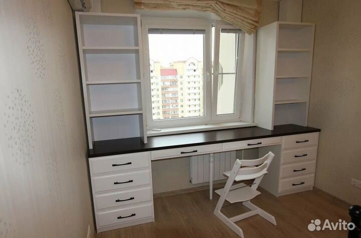 Рабочая зона у окна