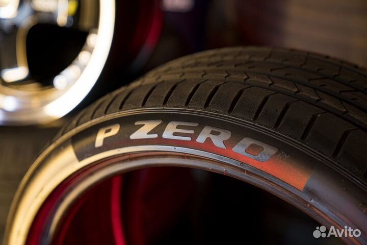 Pirelli P Zero PZ4 L.S. 275/45 R21