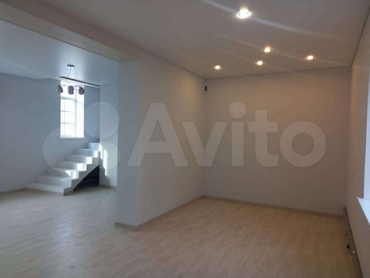 Дом 166 м² на участке 9,6 сот.