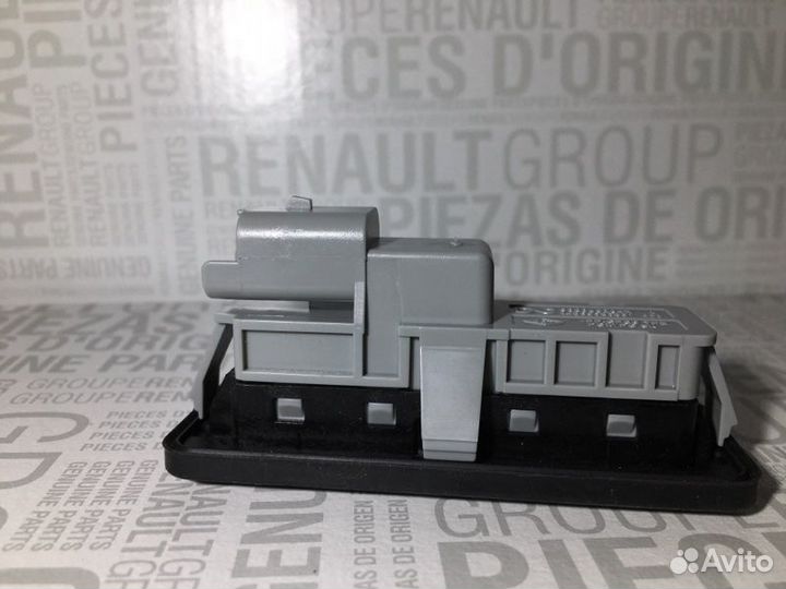 Кнопка открывания багажника Renault Duster 2