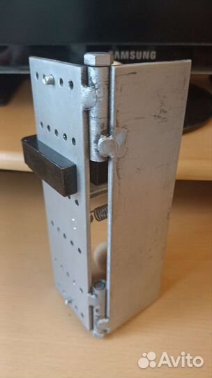 Приспособление для снятия спусков на ноже