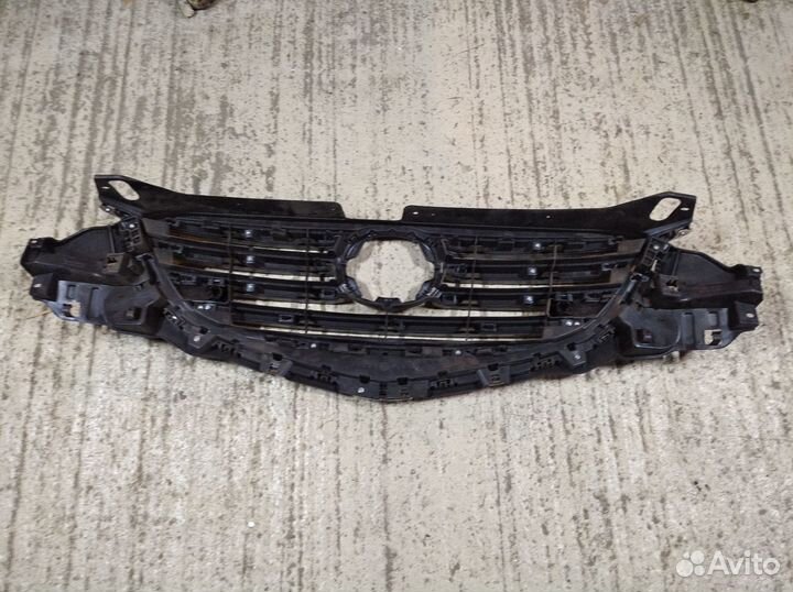 Решетка радиатора Mazda CX-5 2015-2017