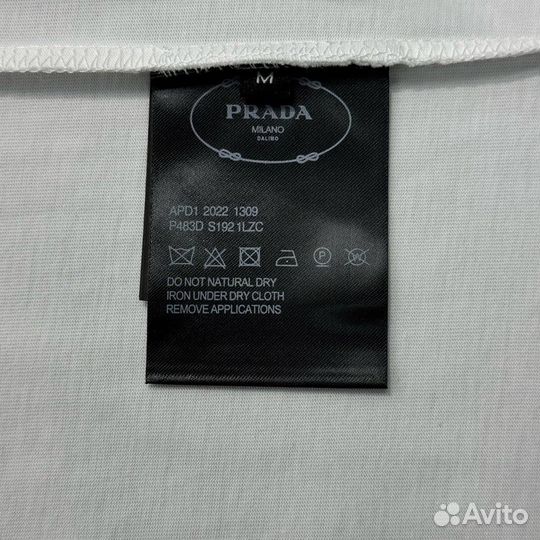 Футболка Prada