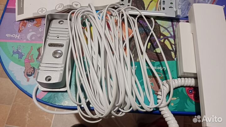 Цветной видиодомофон blyss m224w