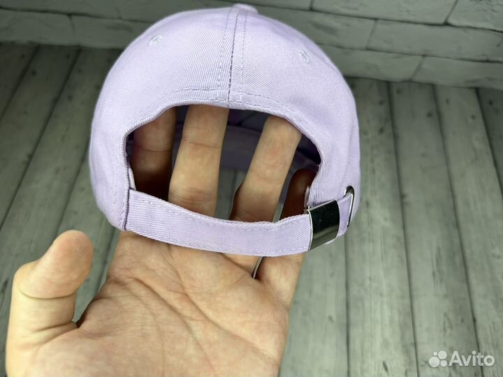 Бейсболка женская prada (новая)