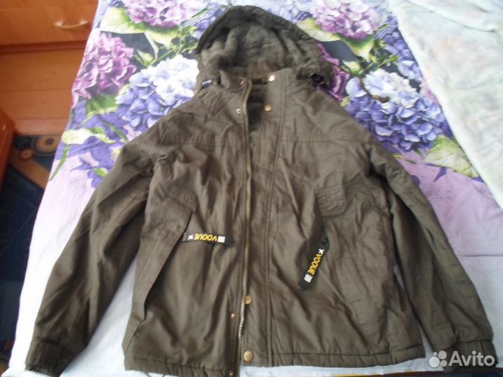 Продам Демисезонную куртку цвета хаки на подростка
