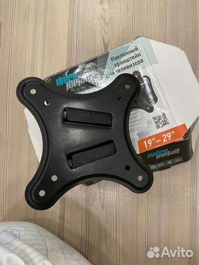 Кронштейн, де жатель для телевизора