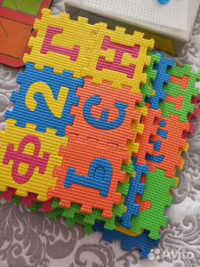 Развивающие игрушки для малышей пакетом