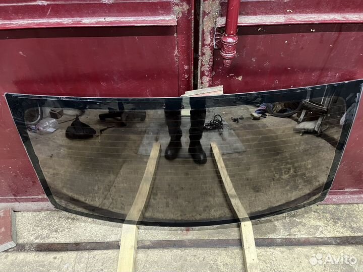 Заднее стекло renault logan