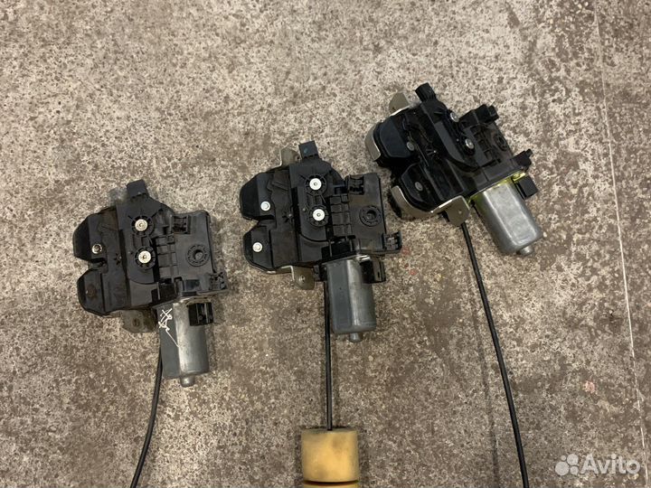 Замок багажника w221 Mercedes