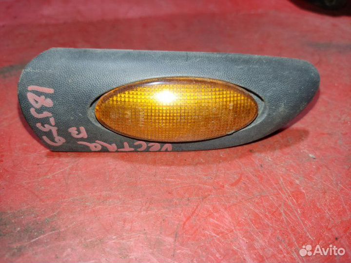 Молдинг крыла передний правый Opel Vectra B седан