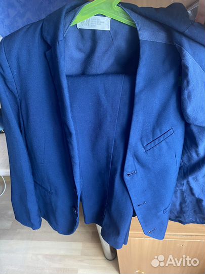 Костюм (брюки+жилетка+пиджак) на7-8лет HM