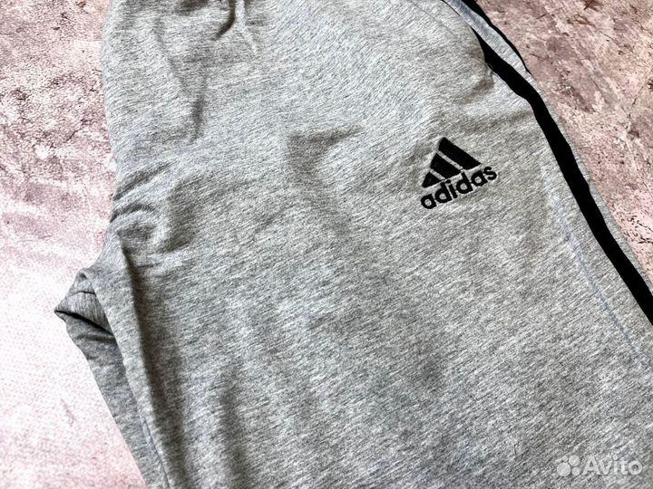 Спортивные костюмы Adidas