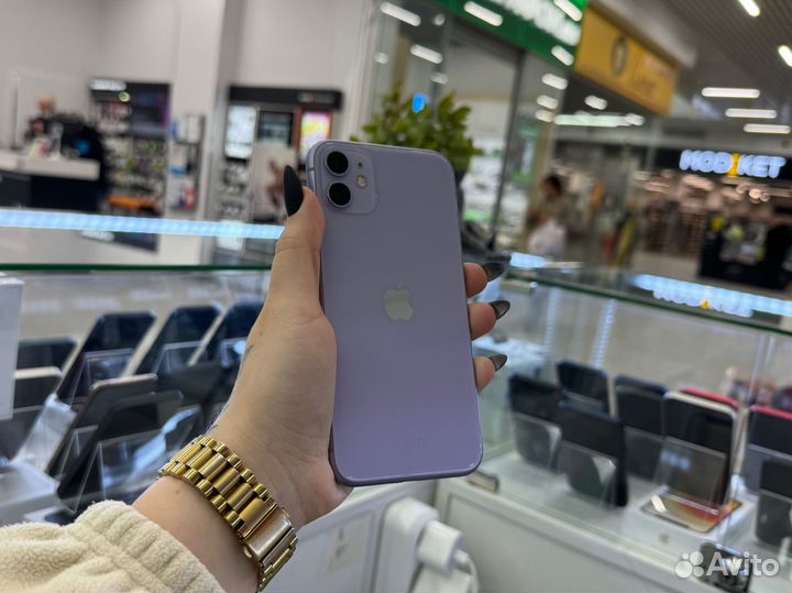 iPhone 11, 64 ГБ