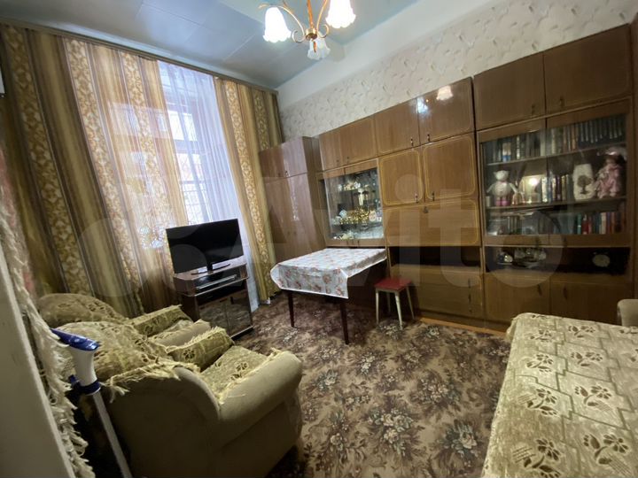 Комната 28 м² в 2-к., 1/4 эт.