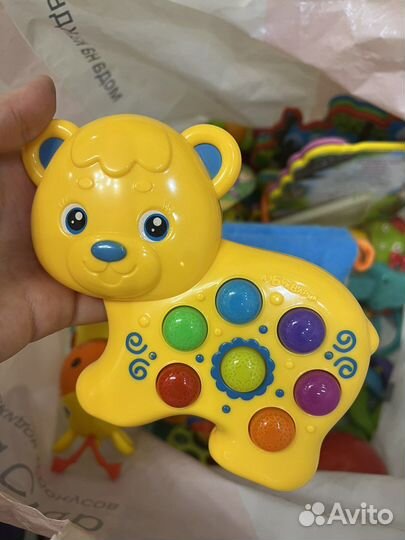 Развивающие игрушки для малышей пакетом