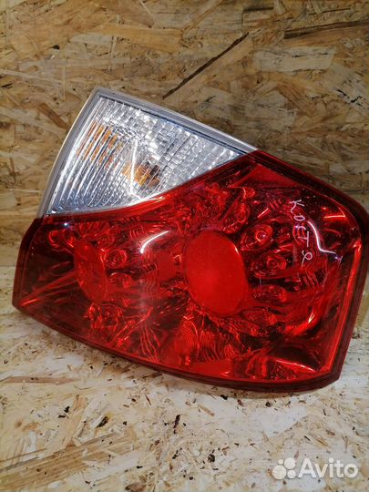 Фонарь правый Infiniti M Y50 Rest
