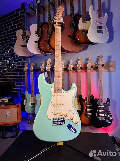 Электрогитара + чехол в подарок / гитара