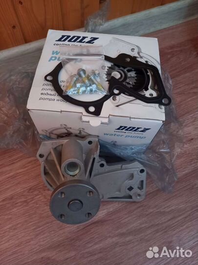 Водяной насос, помпа Dolz f233 Ford focus