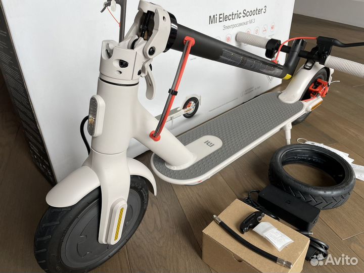 Электросамокат Xiaomi Mi Electric Scooter 3