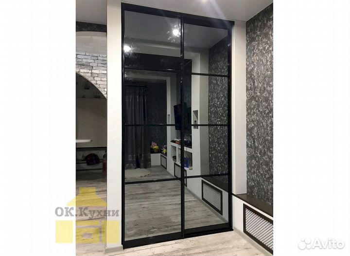 Книжный шкаф