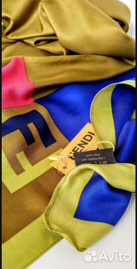 Платок Fendi оливковый, шелк 90х90 см. Новый