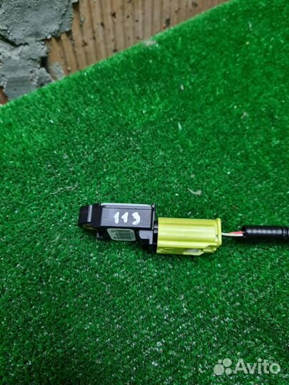 Датчик удара Toyota Auris Corolla Avensis