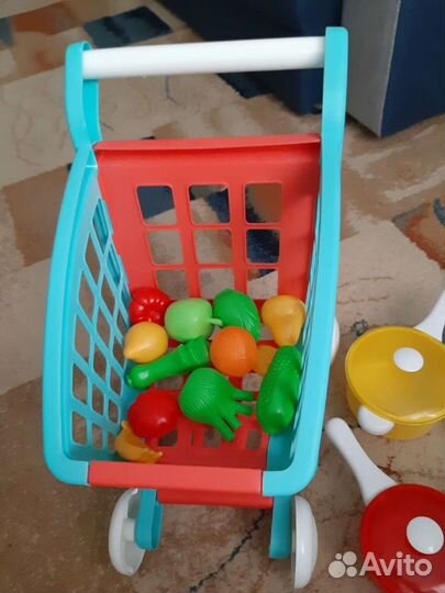 Тележка и набор посудки