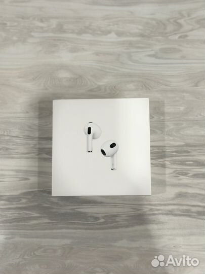 Зарядный кейс для Apple AirPods 3