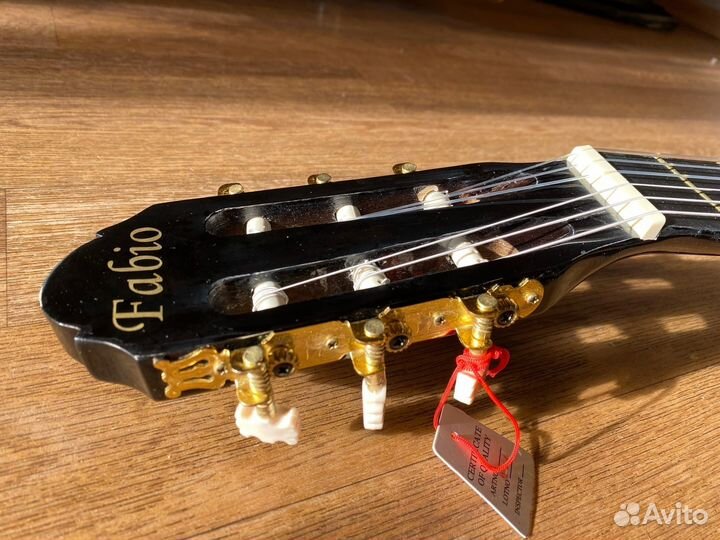 Классическая гитара черная