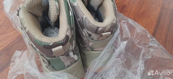 Средние ботинки lova