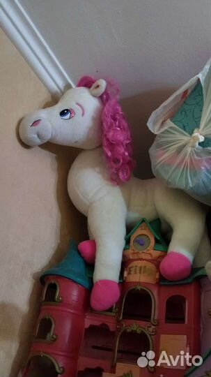 Игрушки разные, много