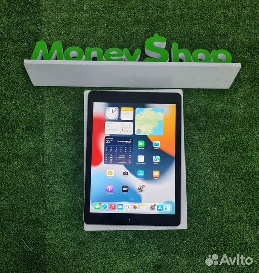 Планшет Apple iPad 6 поколения 32GB (98709) (Л93)