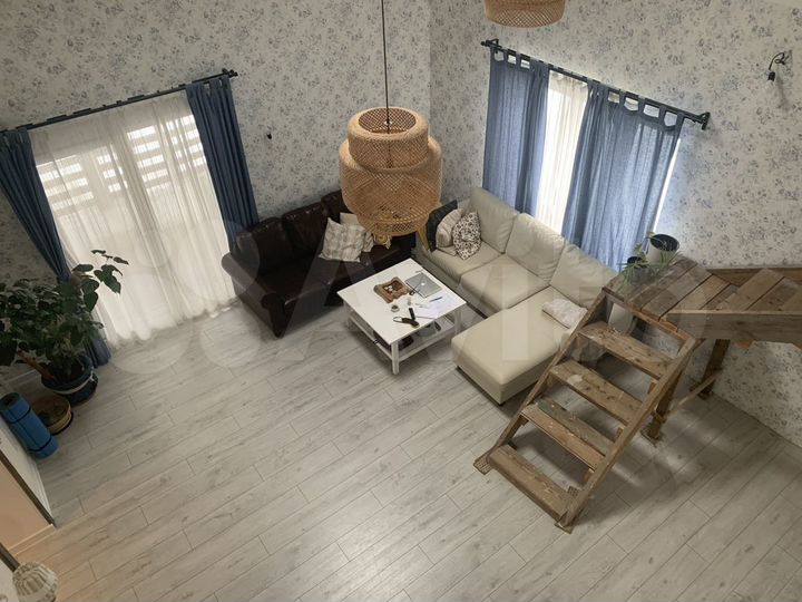 Коттедж 202,2 м² на участке 10 сот.