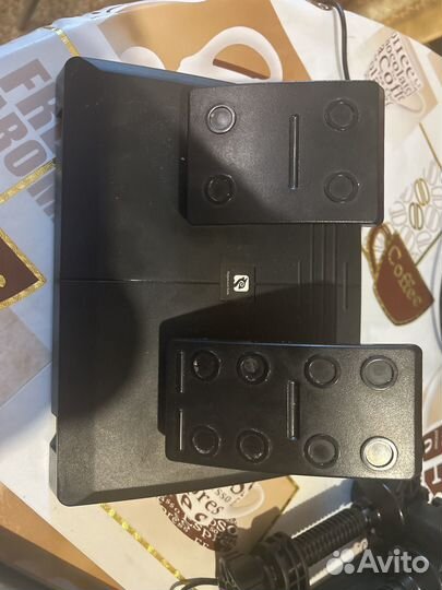 Игровой руль с педалями