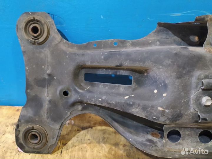 Подрамник задний Toyota Camry V30 2001-2005