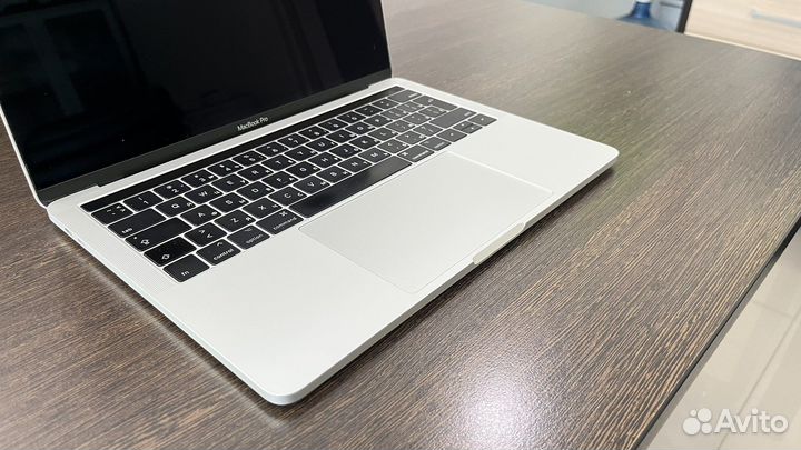 Apple MacBook Pro 13 2017 touch bar