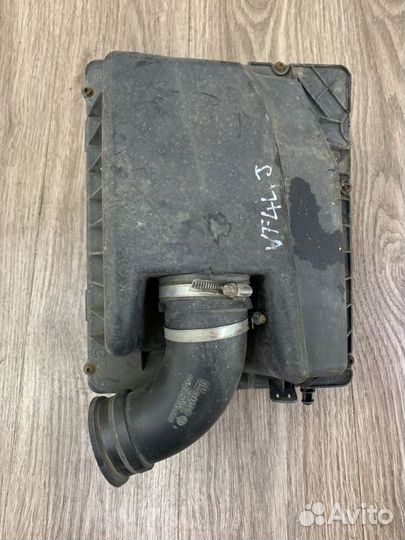 Корпус воздушного фильтра Opel Zafira B Z16XEP