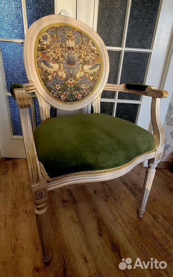 Кресло в гостиную