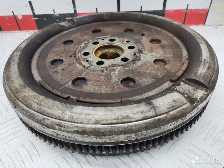 Маховик (демпфер сцепления) для Volkswagen Golf 5